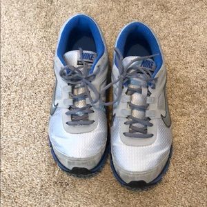 Men's running shoes